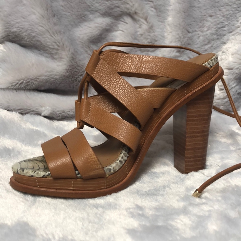 Calvin Klein heels 👠 - Picture 3 of 10